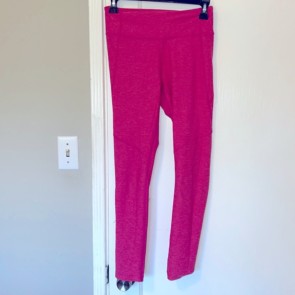 Outdoor voices- pink leggings